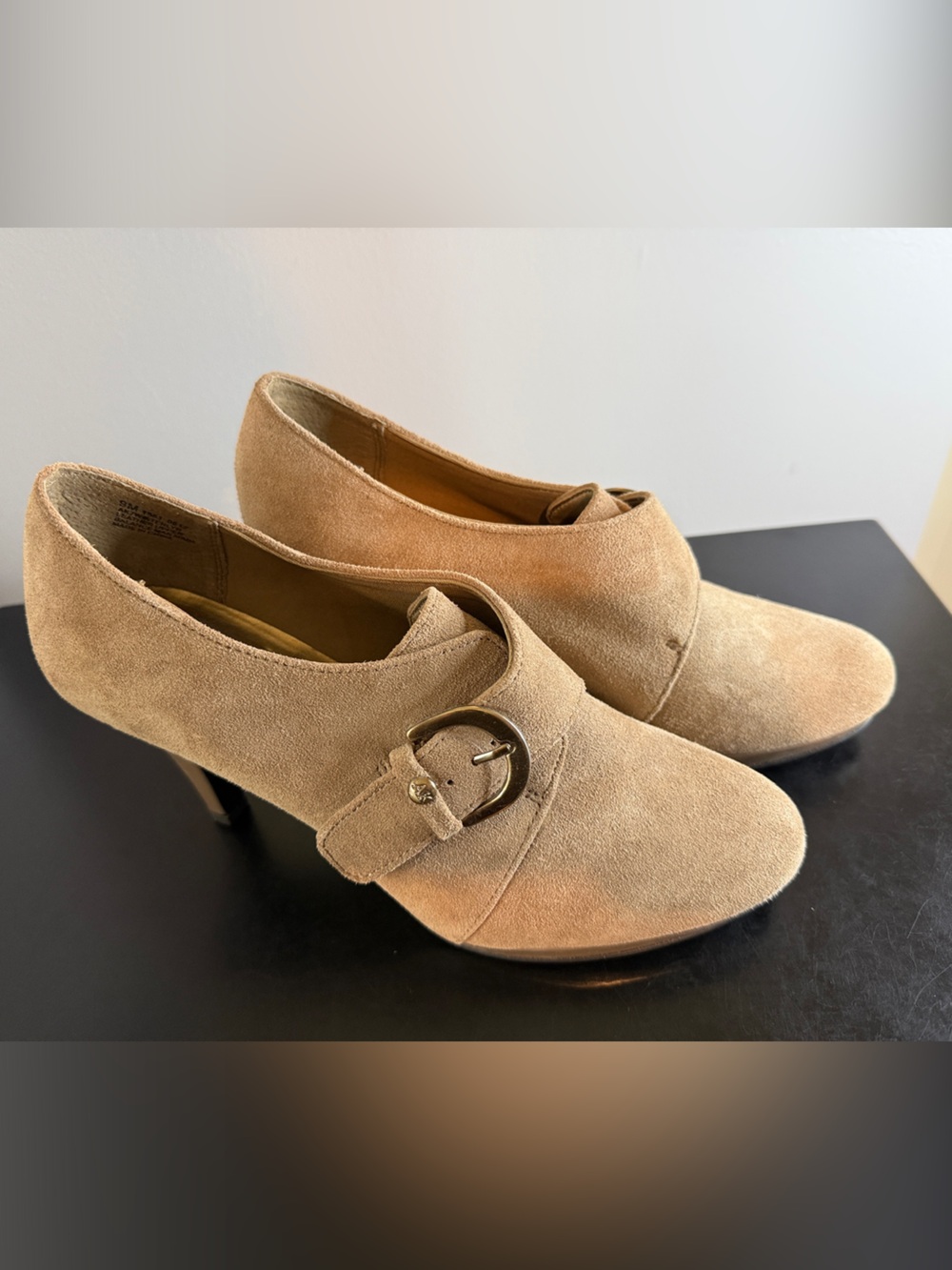 Anne Klein Women's Suede heels with Buckle - 9